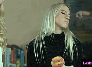 Tribbing Hottie Makes Girlfriend Squirt Orgasm