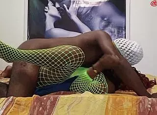 damn, hot makeup sex with my ex-girlfriend... her tight wet pussy had me screamin' and moanin' rough missionary style!!