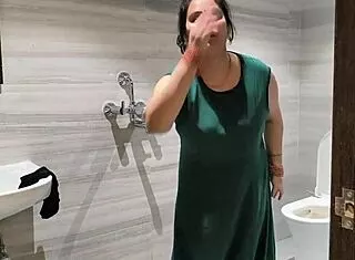 Shower fuck with big cock deepthroat and fisting chubby asian housewife 😈💦🍆
