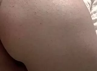 cuñada spots toilet cam, spreads ass cheeks voyeur delight.