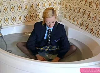 hey sophia smith, fully dressed bathtub jump make you squirt?