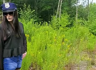trans bbw pinky pulled over by tranny cop for outdoor assfuck!