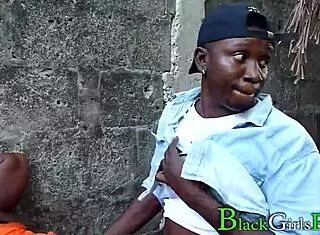 rodrigo sneaks chioma into the bush for wild pounding as villagers nearly spot them