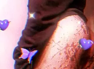 Shemale ladyboy sways hips seductively in crossdressing dance routine