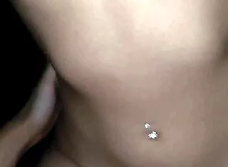 Hermosa colombiana skinny beauty fucks muscular paisa hunk in car