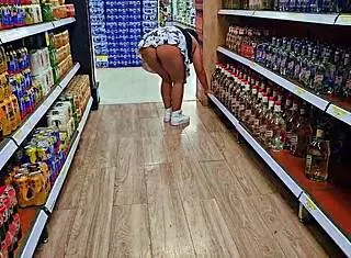 Venezuelan Hotwife Flashes Big Ass Supermarket Cuckold Medellin