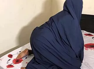 Hey, this Muslim pickup girl flashes her hairy pussy for me!