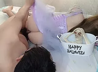 Curvy stepdaughter witch cosplay tempts with her first anal adventure