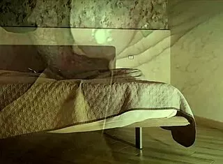 guarda come ti sborro in faccia e ti faccio bere tutto con sega cazzo enorme