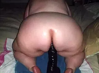 Plump bbw spreads fat pussy feet for juicy ass worship