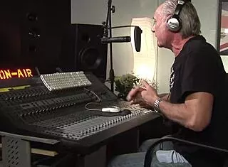dirty grandpa's got two whores fucking in his studio now