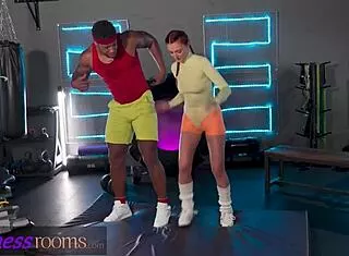 i'm crazy for that big black cock at the gym