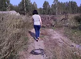 Amateur milf unleashes powerful hairy pussy piss stream outdoors publicly