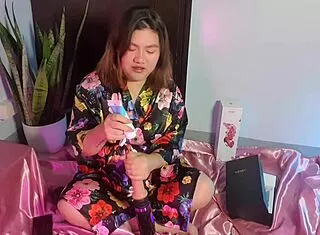 Chubby Andrea's Contrasting Climax Surge With Honeyplaybox Toy