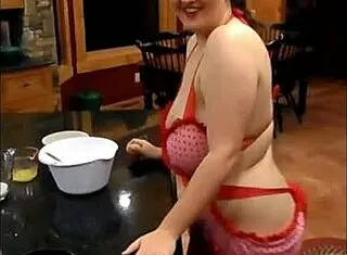 i squirt hard fucking my naughty pussy on kitchen counter