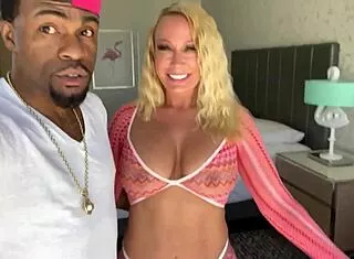 Cumming On Mellanie Monroe's Bubble Ass While Rome Major Pounds