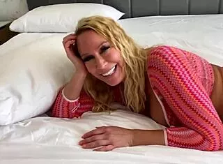 Cumming On Mellanie Monroe's Bubble Ass While Rome Major Pounds
