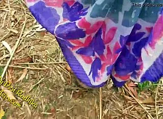 me n my girl fuckin wild outdoors in indian jungle... so hot