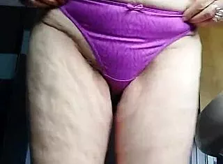 granny neukt harige kut deep with huge komkommer hairy german beaver