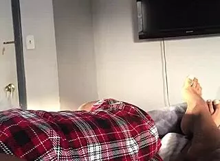 bold morning handjob wakes up right