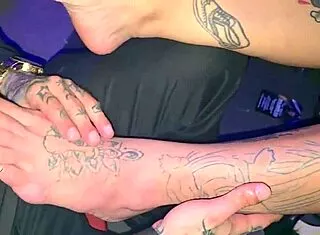 Hey you ever seen a pro foot fetishist work barefoot feet at swing club?