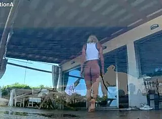 all her 2023 holiday pissings in public toilets 😜🚽