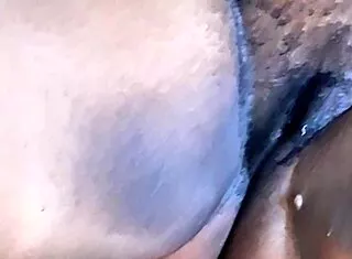 olha buceta peluda crente cuckold cameltoe tease