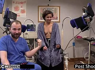 Freshman Hitachi Orgasm From Doctor Tampa
