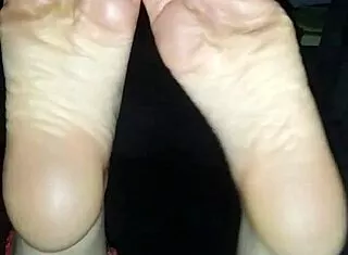 yo these english soles got me weak 😍👣 slutty sub vibes