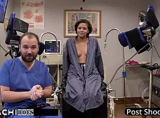 Freshman Hitachi Orgasm From Doctor Tampa