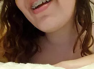 joi punheta guiada delicada por safadinha brasileira cheia de tetas naturais