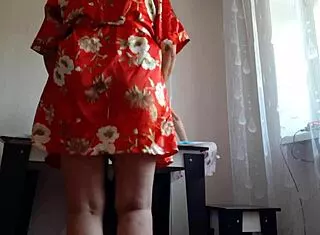 Girlfriend shops while her mom fucks me loud and passionate