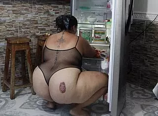 follando en la nevera me hace explotar de placer salvaje