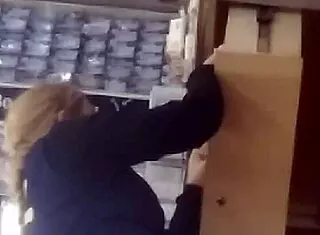 Hidden Cam Catches Young Sexy Ass Shaking