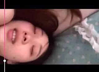 Vietnamese babe spreads for raw pounding