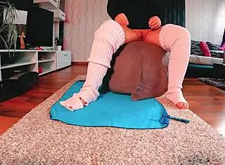 no panties no bra yoga workout with dani fitness breaking free now