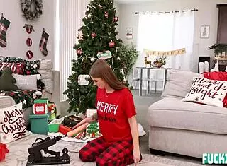 Stepmom stepdaughter dream white christmas with creamy loads