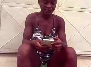 Crazy African Twerker Dances To Nigerian Afro Beats