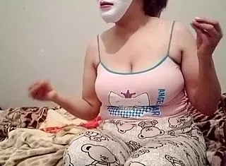 Hey arab milf, your downblouse cleaning got me staring hard?