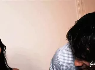 ANAL BRUNE TÉMÉRAIRE DEVORE CE SEXE HARD MILF