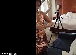 Memel Wilde transforms to flapper sucks black cock