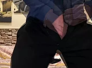 Homemade big cock handjobs explode cum with passionate moans!