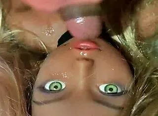 Sultry Muñeca Puta Pendeja Teases Clients