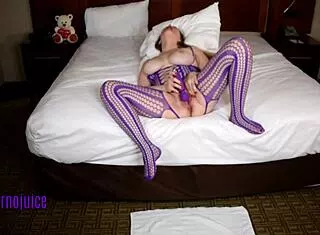 wanna see victoria peaks squirt for her older black boyfriend viktor?
