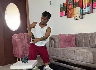 Mi pregnant stepsis seduces me during girlfriend call hard fuck?