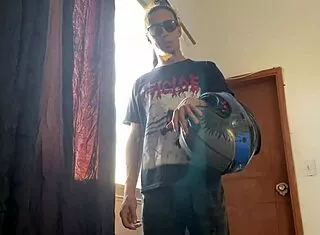 catch my girlfriend masturbating then she fucks me hard in spanish