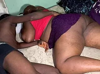 stepmom sleeping 😴 i sneak touch her wet pussy then fuck hard 💦🔥