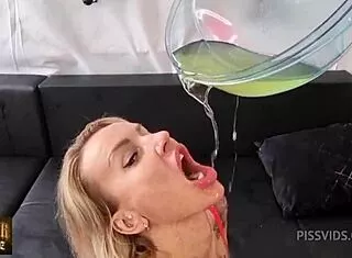 Busty Milf Elen Million Farts Whipped Cream into Vitoria's Mouth in DP Orgy
