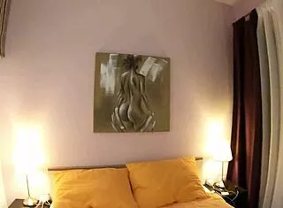 Sexydea shakes her fat curvy ass in thong teasing
