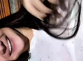 YULIETH GÓMEZ SHOWS OFF HER HUGE TITS!